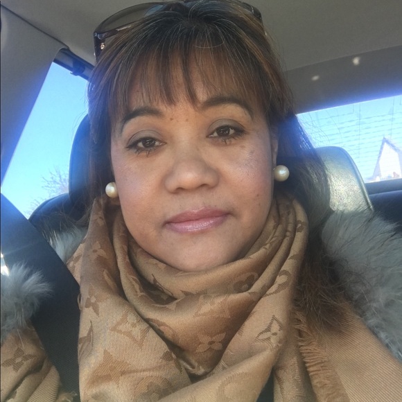 Meet your Posher, Evelyn - Picture 2 of 4